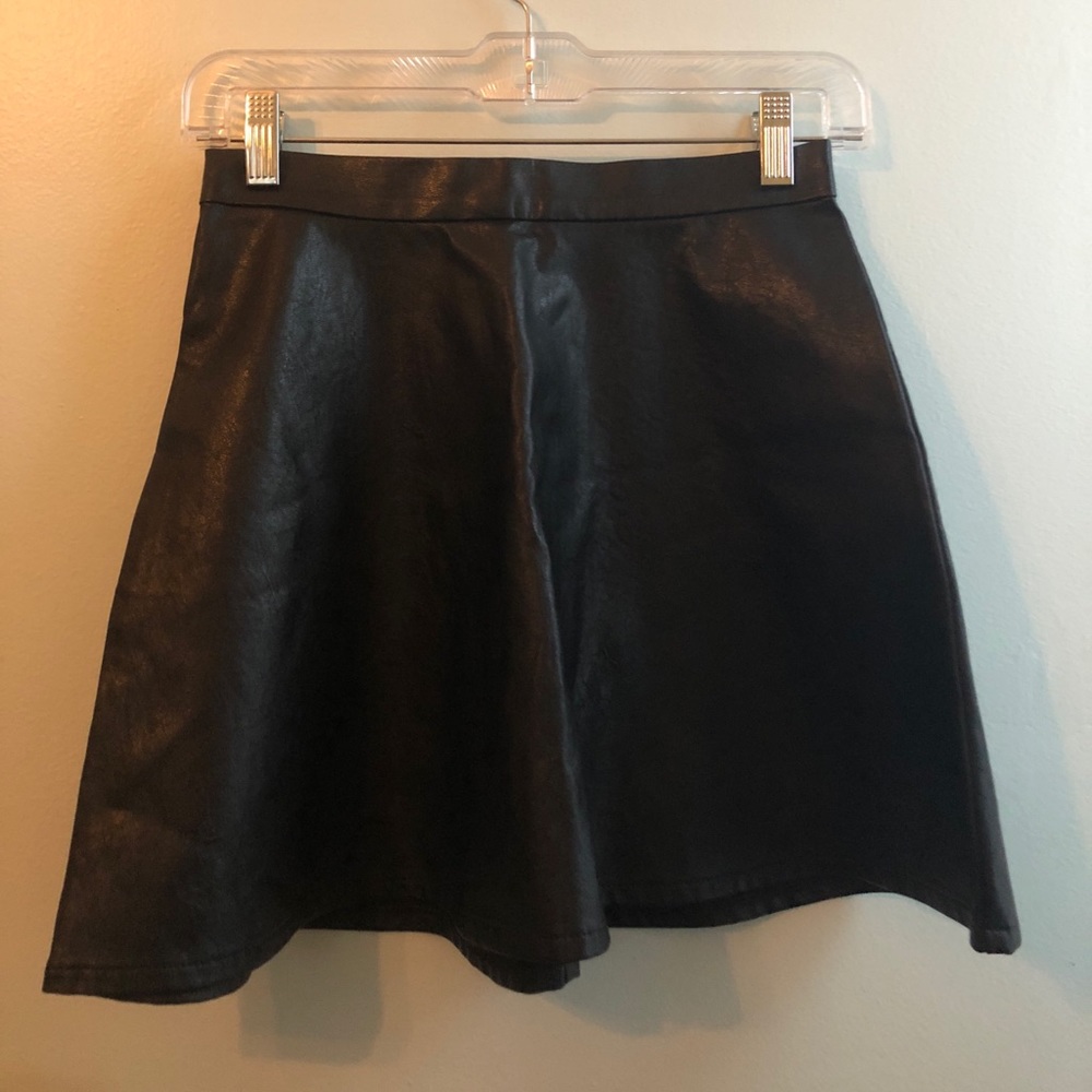 American Eagle trendy vegan leather mini skirt
